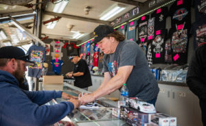 Bloomquist Sign's Autograph's for the fans 