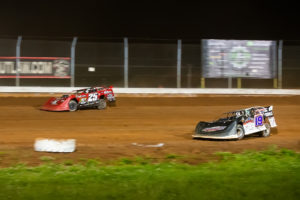 Gustin battle Clanton for the lead