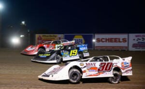 Ryan Gustin battle with Todd Cooney at River Cities Speedway