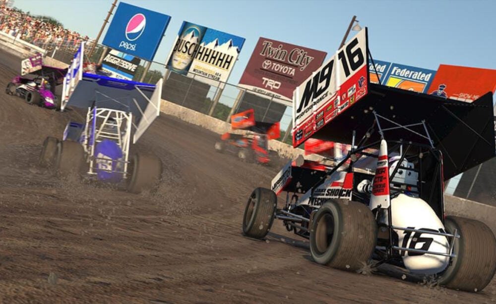 iRacing Sprint Cars race around Federated Auto Parts Raceway at I-55.