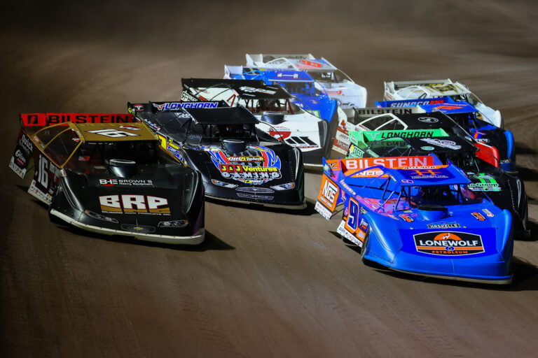Cars racing to green at Volusia