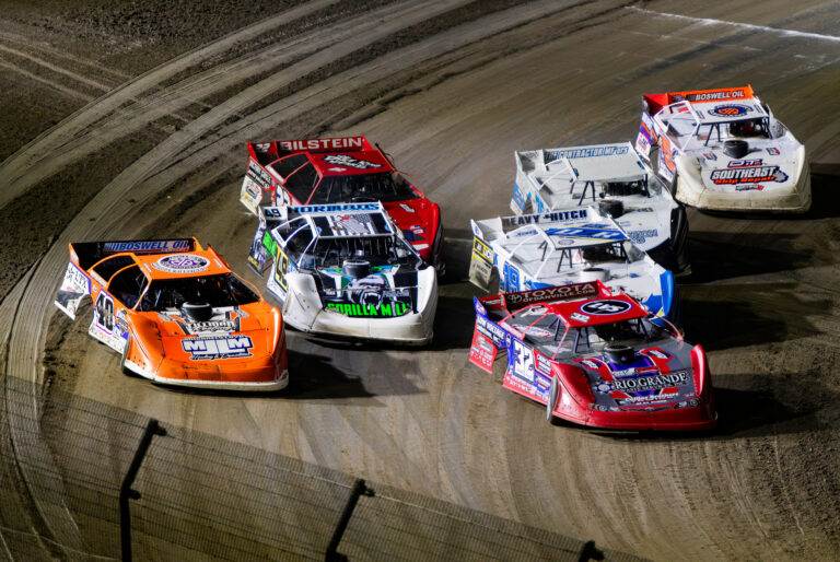 Cars racing to green at Volusia