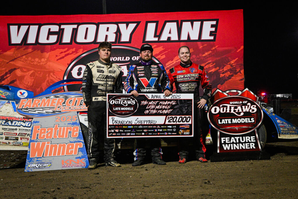 Illini 100 podium