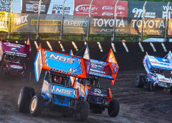 World of Outlaws Sprint Cars racing at Huset's Speedway