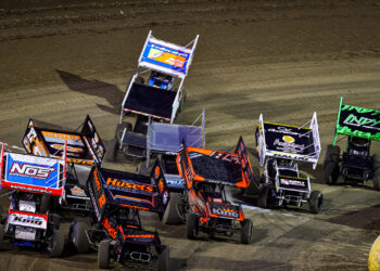 World of Outlaws Sprint Cars racing at I-55 Federated Auto Parts Raceway Park