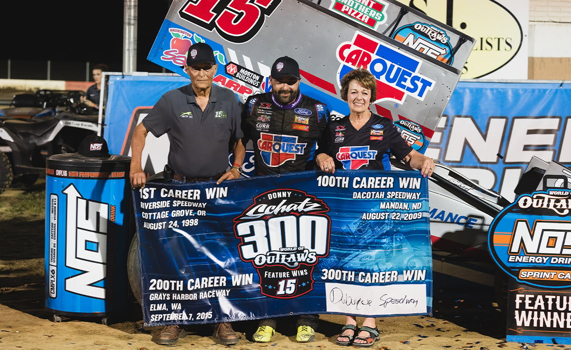 Donny Schatz in Victory Lane with his parents in 2021
