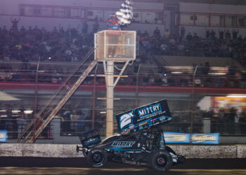 Justin Sanders takes the checkered flag at Stockton Dirt Track