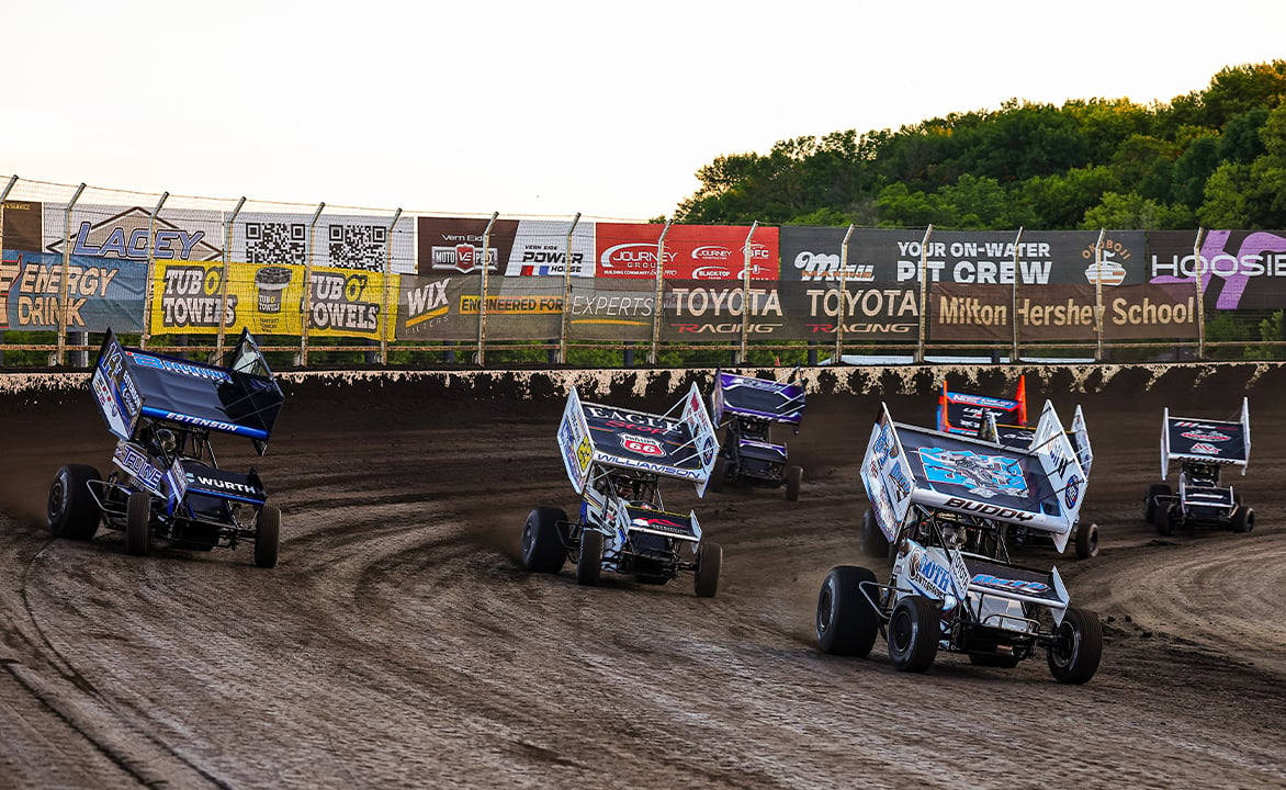 World of Outlaws Sprint Cars racing at Huset's Speedway